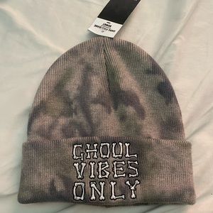 Halloween beanie "Ghoul Vibes Only"